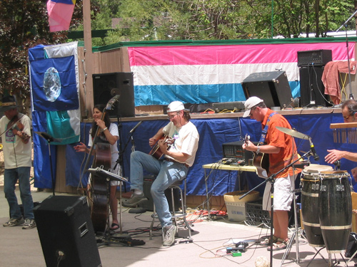 DoJoRo At Earthfair